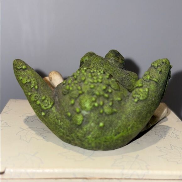 Charming Green Frog Ceramic Figurine Set - Picture 8 of 8